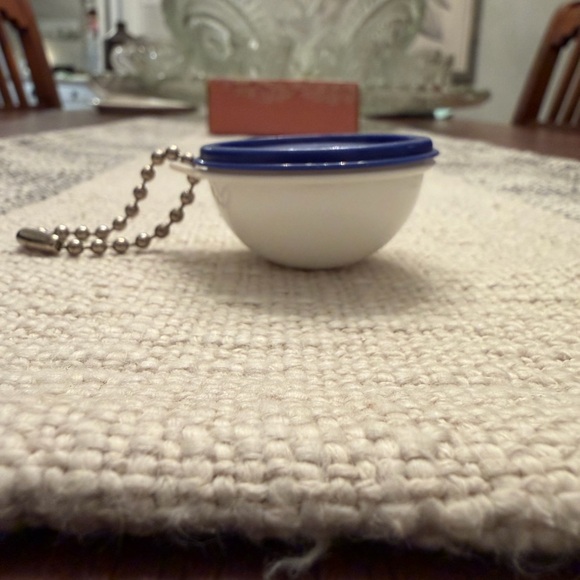 Mini Tupperware Bowl Keychain - Picture 4 of 5